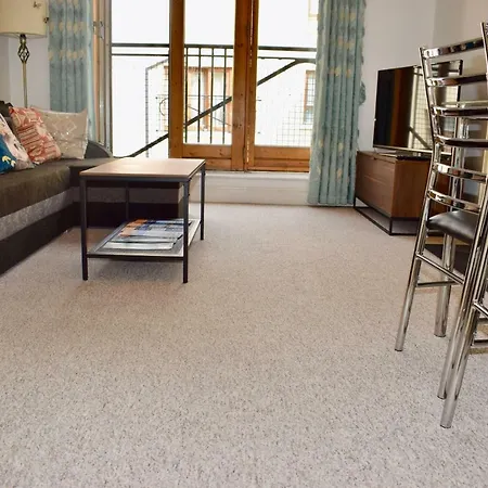 Luxury One Bedroom In City *